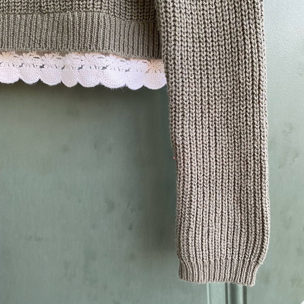 Kimchi Blue Knit Green Sweater with Cream Lace Fringe Size Small - Picture 3 of 5